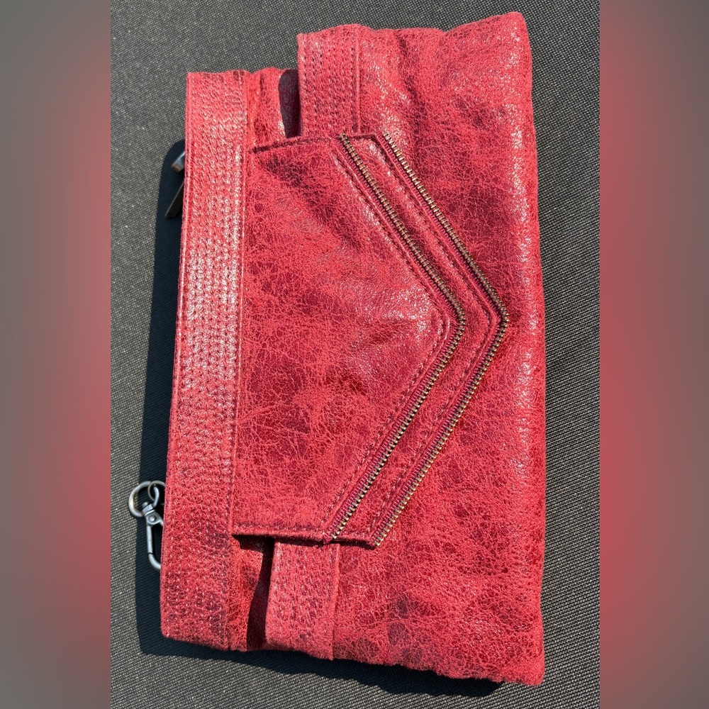 Matt & Nat red foldable clutch Bag with long chain /straps - Picture 1 of 14